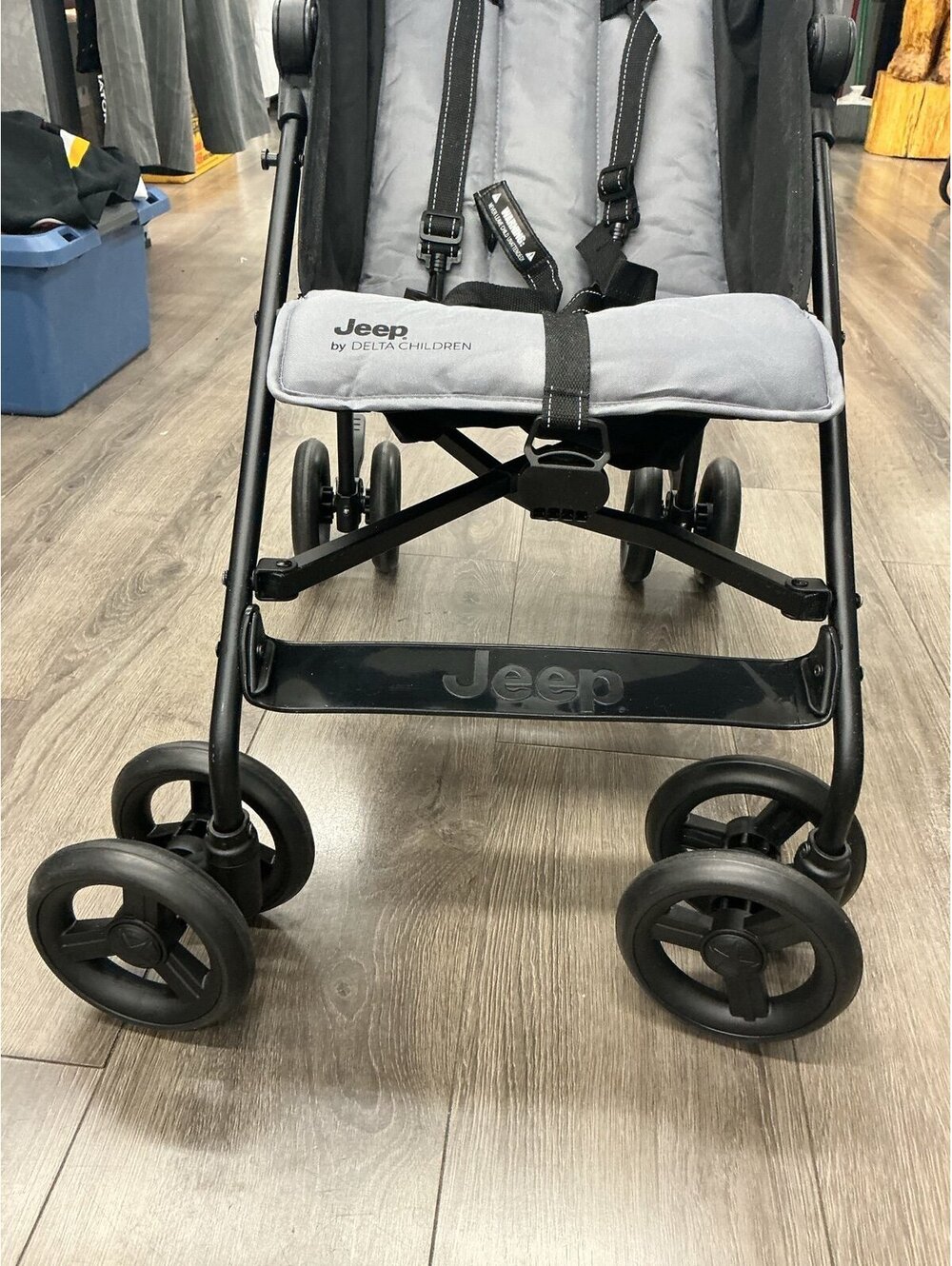 Jeep by Delta Children Lightweight Stroller - Picture 4 of 10